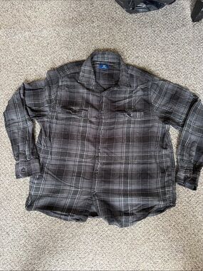 George Black & Gray Plaid Flannel Button-Front Shirt